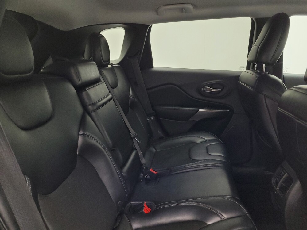 2019 Jeep Cherokee in Fayetteville, NC 28304 - 18075092 19