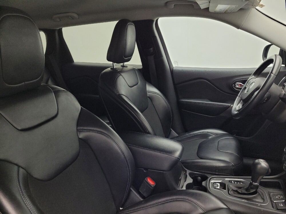 2019 Jeep Cherokee in Fayetteville, NC 28304 - 18075092 21