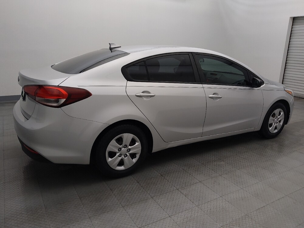 2017 Kia Forte in Houston, TX 77074 - 18075129 10