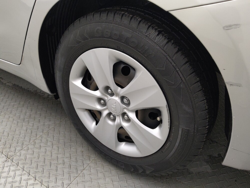 2017 Kia Forte in Houston, TX 77074 - 18075129 31