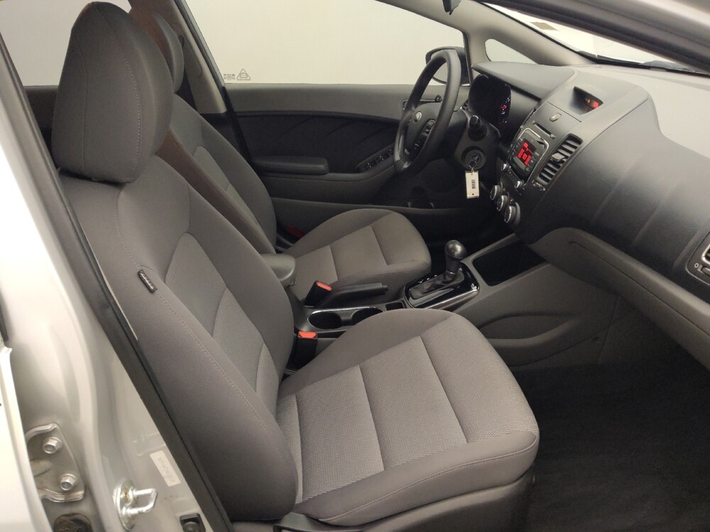 2017 Kia Forte in Houston, TX 77074 - 18075129 21