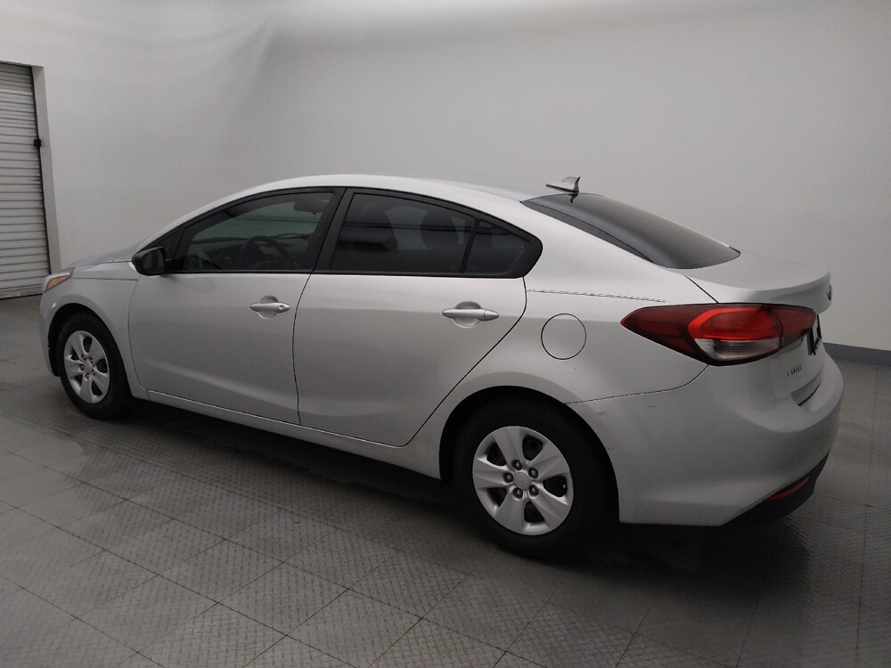 2017 Kia Forte in Houston, TX 77074 - 18075129 3