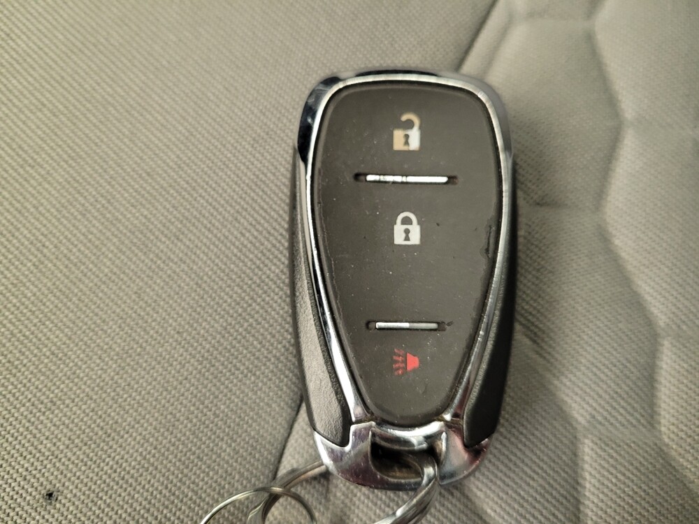 2018 Chevrolet Equinox in Fairfield, OH 45014 - 18075140 32