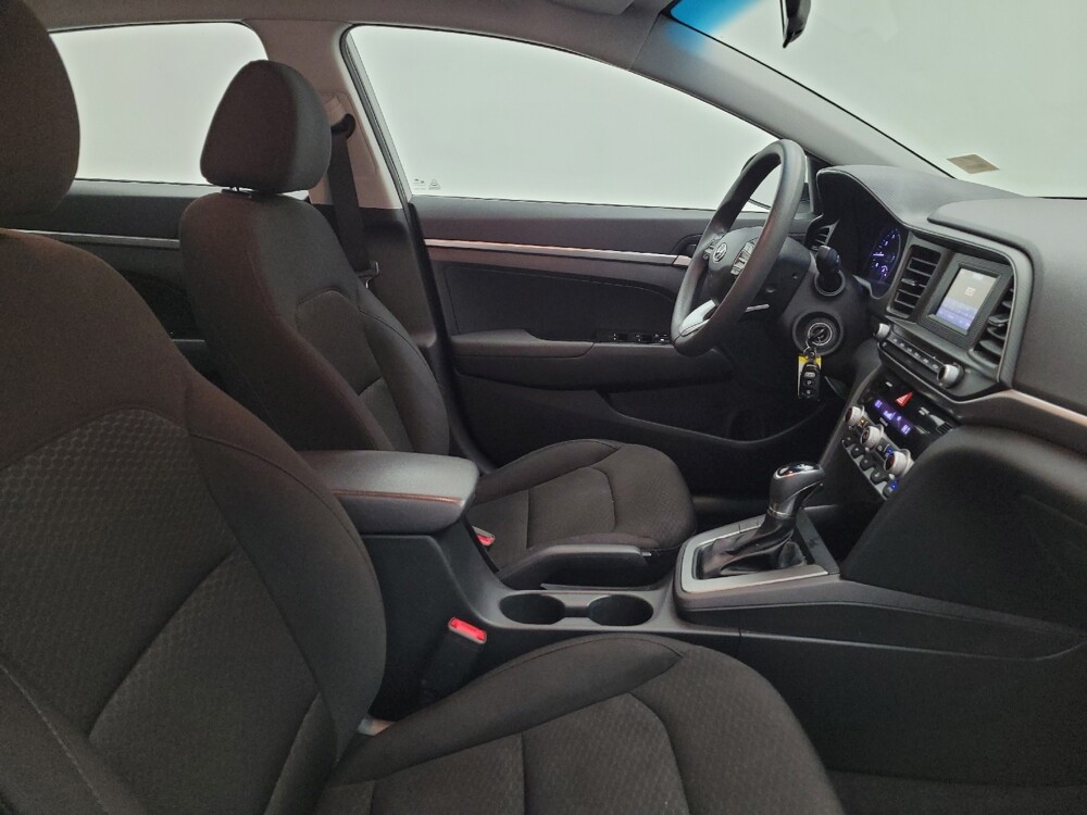 2020 Hyundai Elantra in Fairfield, OH 45014 - 18075142 21
