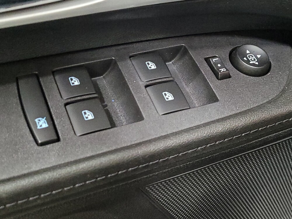 2017 Chevrolet Equinox in Pittsburgh, PA 15237 - 18075162 27