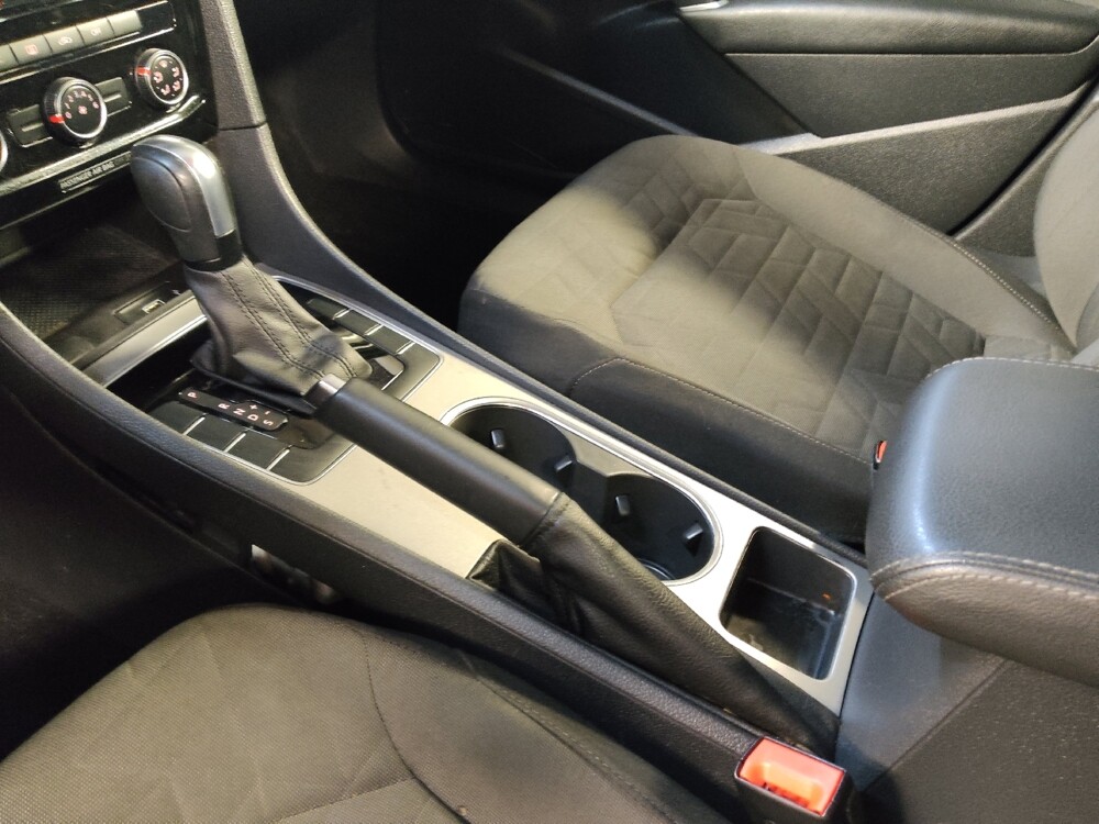 2021 Volkswagen Passat in Greenville, SC 29607 - 18075226 26