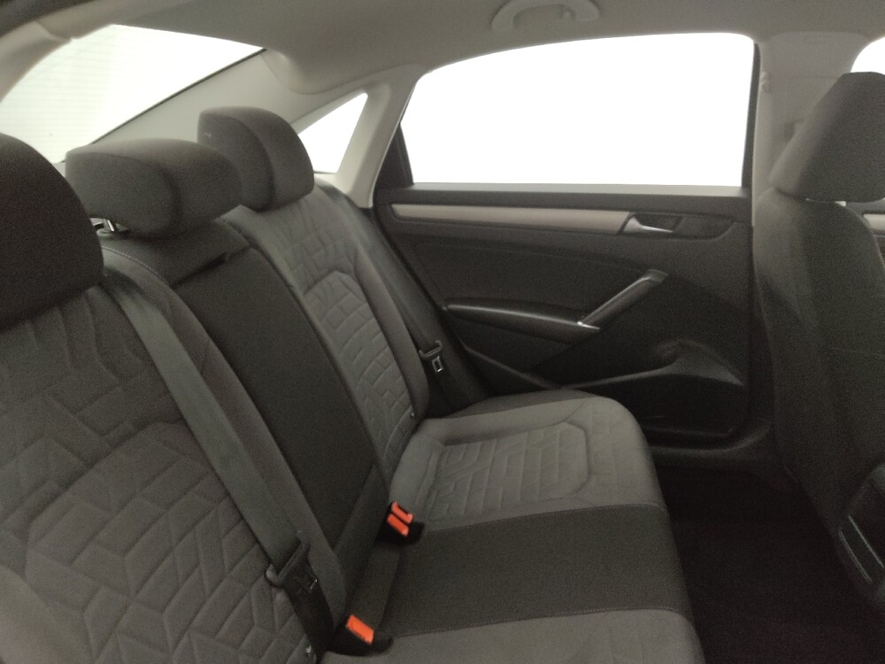 2021 Volkswagen Passat in Greenville, SC 29607 - 18075226 19