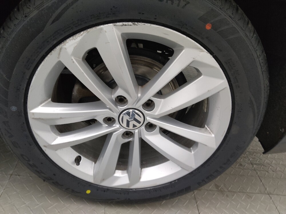 2021 Volkswagen Passat in Greenville, SC 29607 - 18075226 31