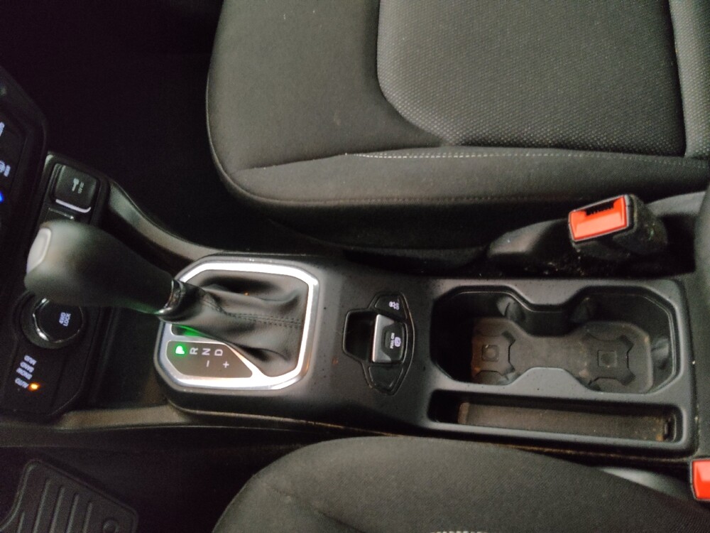 2021 Jeep Renegade in Wichita, KS 67207 - 18075270 26