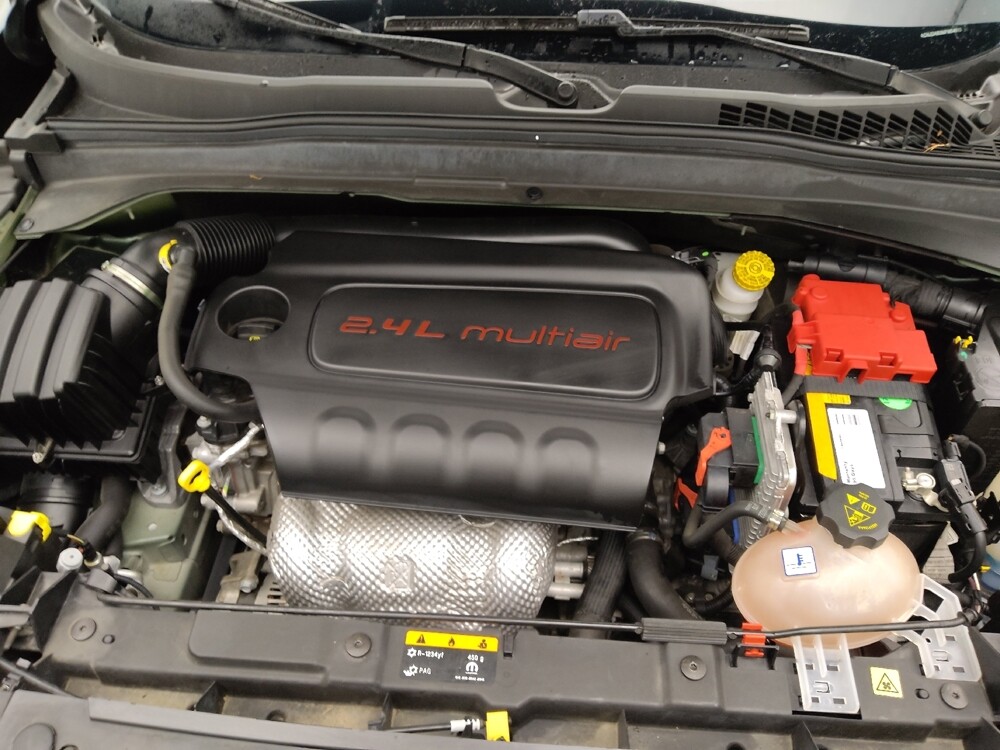 2021 Jeep Renegade in Wichita, KS 67207 - 18075270 30