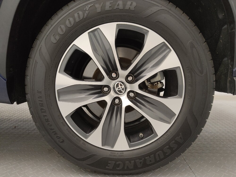 2021 Toyota Highlander in Greensboro, NC 27407 - 18075272 31