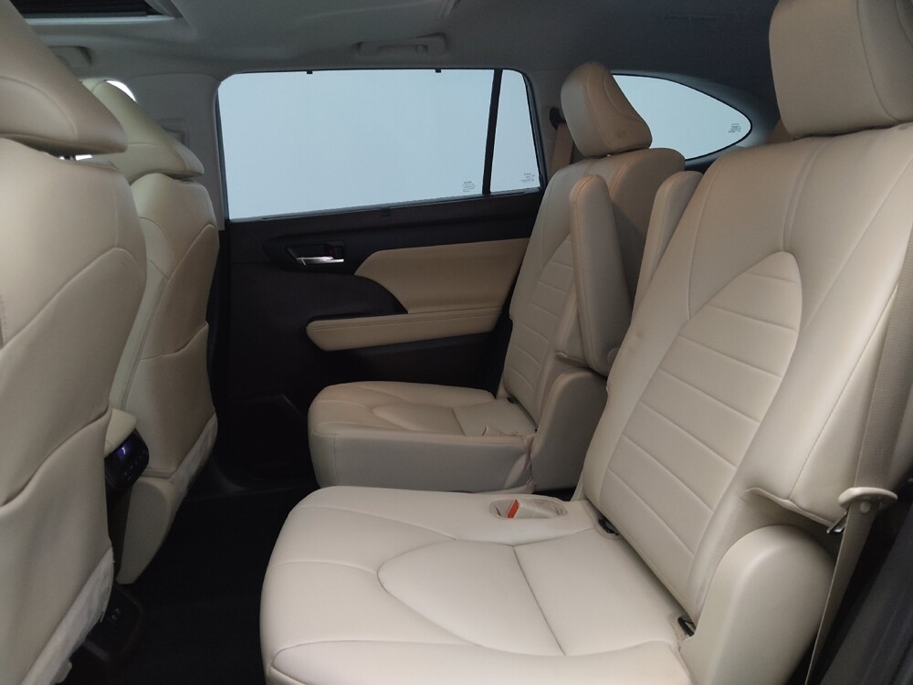 2021 Toyota Highlander in Greensboro, NC 27407 - 18075272 18