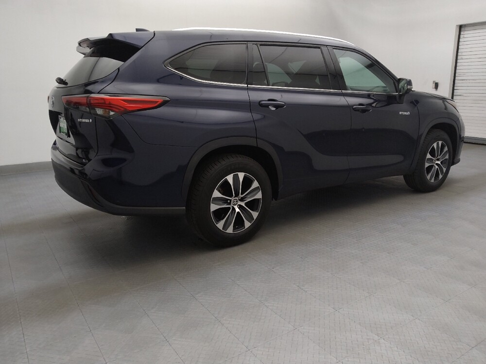 2021 Toyota Highlander in Greensboro, NC 27407 - 18075272 10