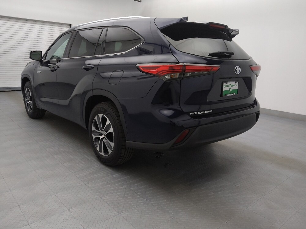 2021 Toyota Highlander in Greensboro, NC 27407 - 18075272 5