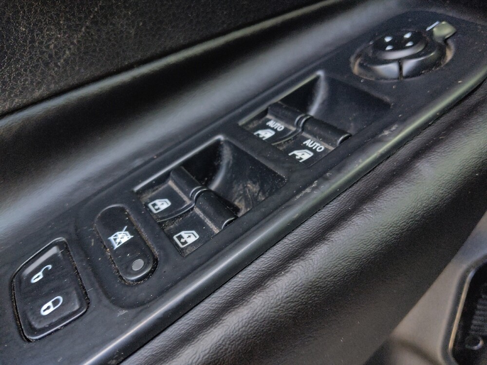 2016 Jeep Renegade in Baton Rouge, LA 70816 - 18075276 27