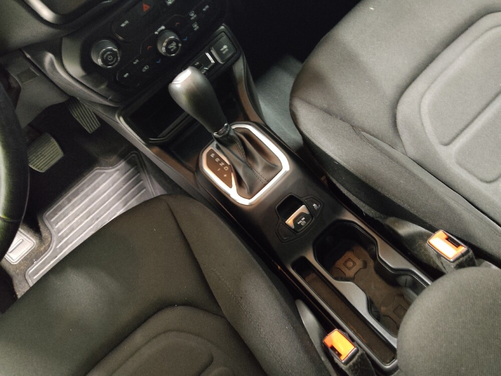 2021 Jeep Renegade in Columbus, OH 43228 - 18075280 26