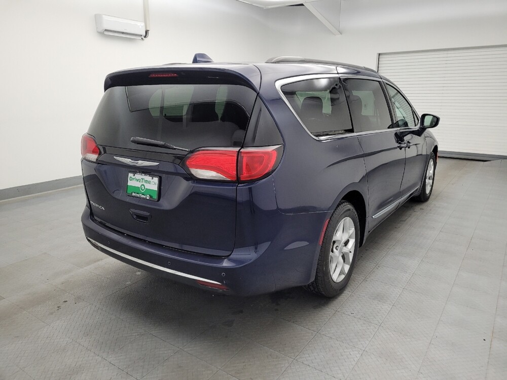 2017 Chrysler Pacifica in Fairfield, OH 45014 - 18075281 9