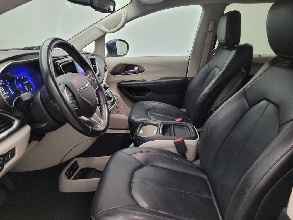 2017 Chrysler Pacifica in Fairfield, OH 45014 - 18075281 17