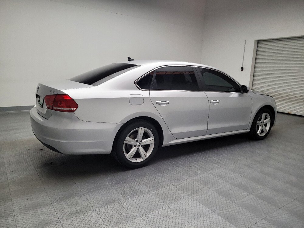 2015 Volkswagen Passat in Bakersfield, CA 93309 - 18075383 10