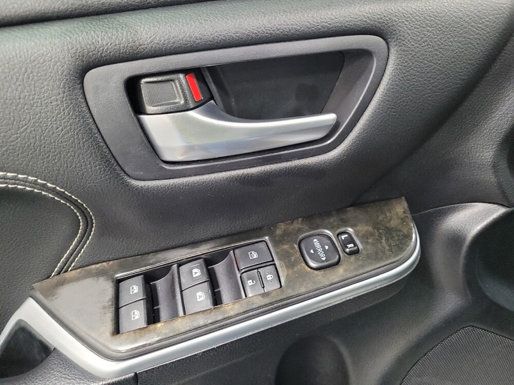 2015 Toyota Camry in Allentown, PA 18103 - 18075384 27