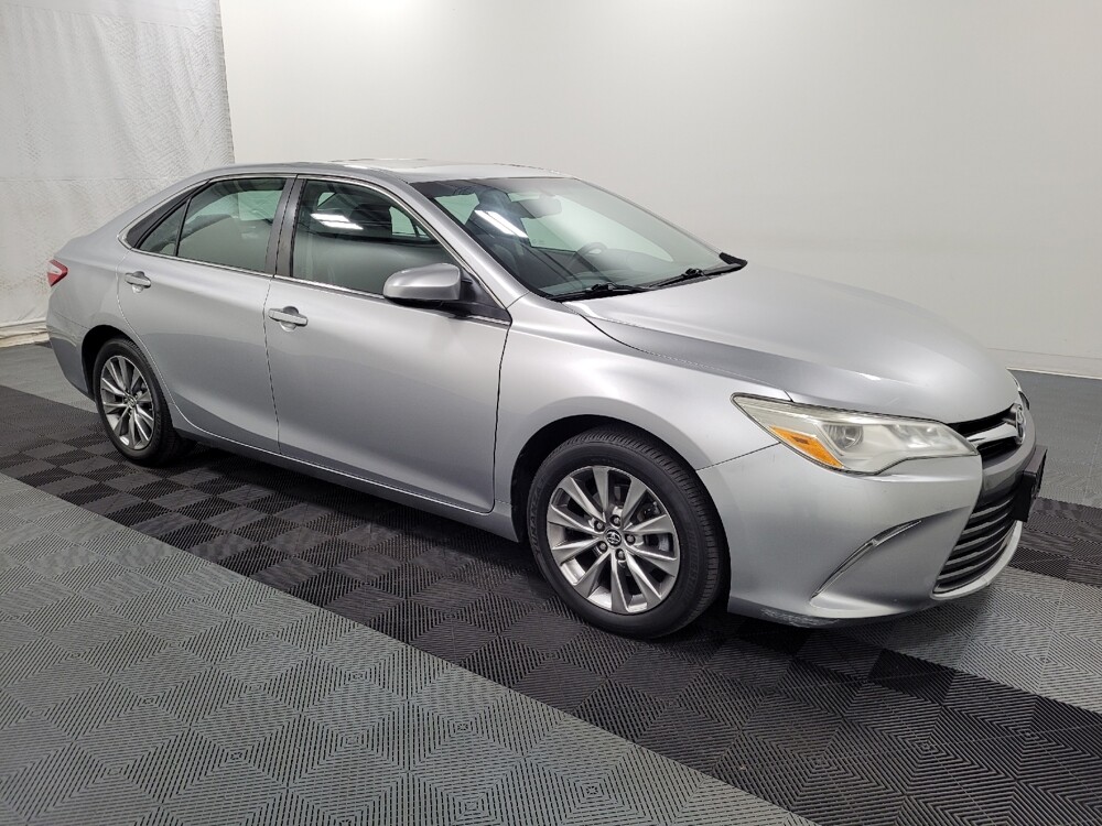 2015 Toyota Camry in Allentown, PA 18103 - 18075384 11