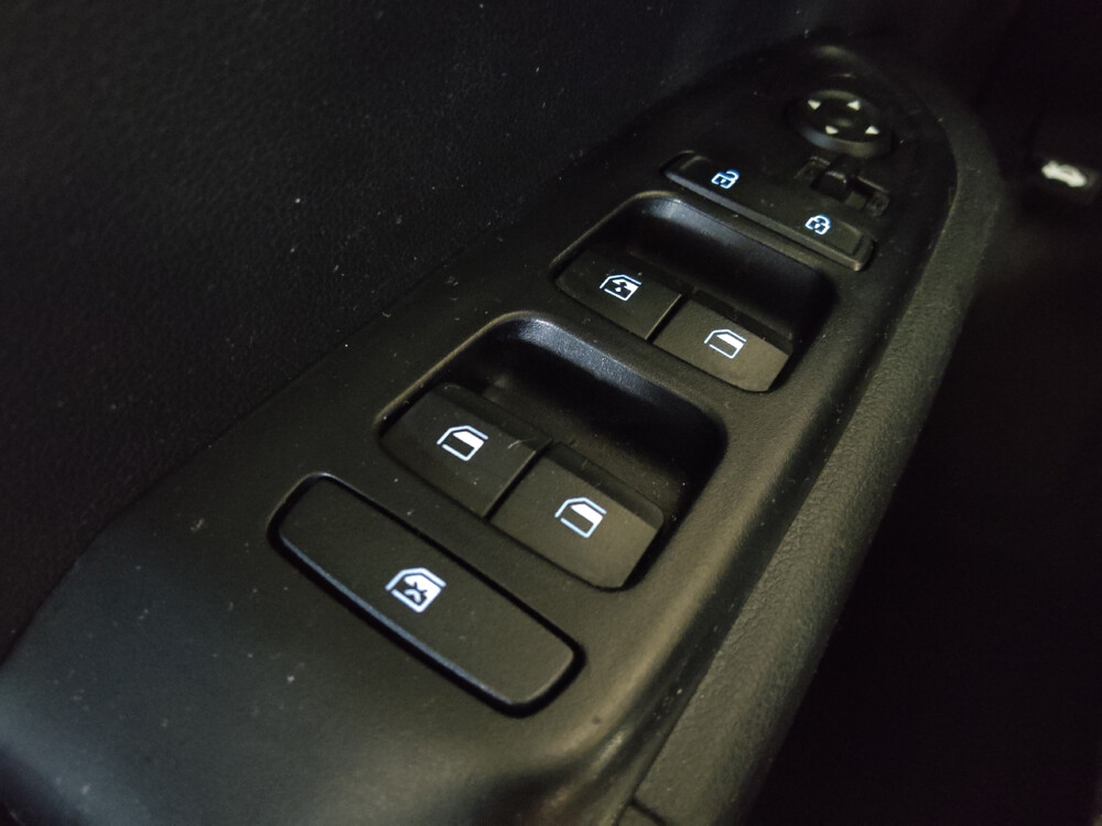 2022 Hyundai Venue in Stone Mountain, GA 30083 - 18075391 27