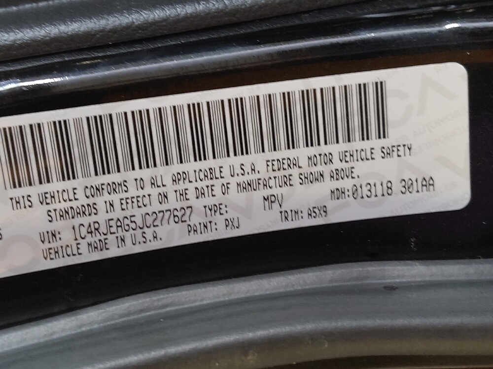 2018 Jeep Grand Cherokee in Tampa, FL 33619 - 18075446 33