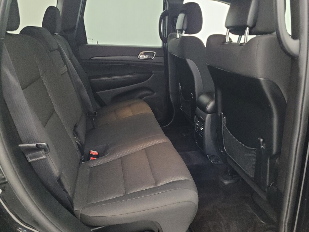 2018 Jeep Grand Cherokee in Tampa, FL 33619 - 18075446 19