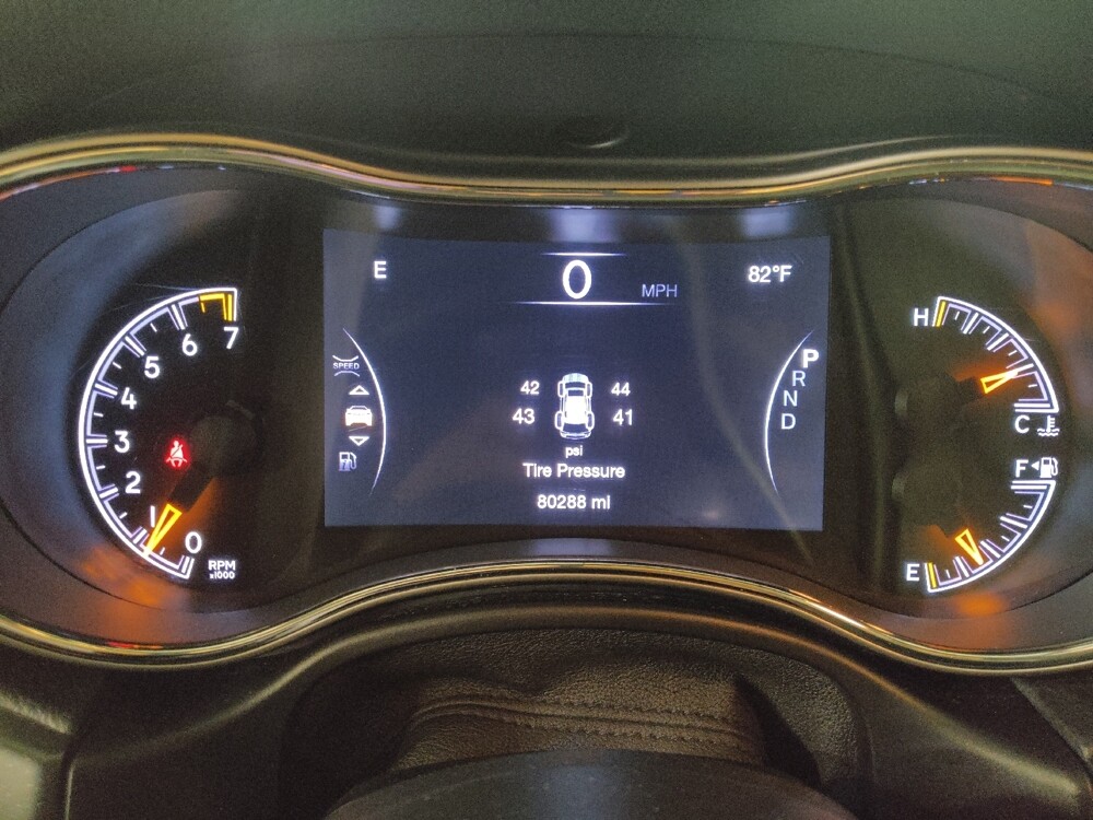 2018 Jeep Grand Cherokee in Tampa, FL 33619 - 18075446 23