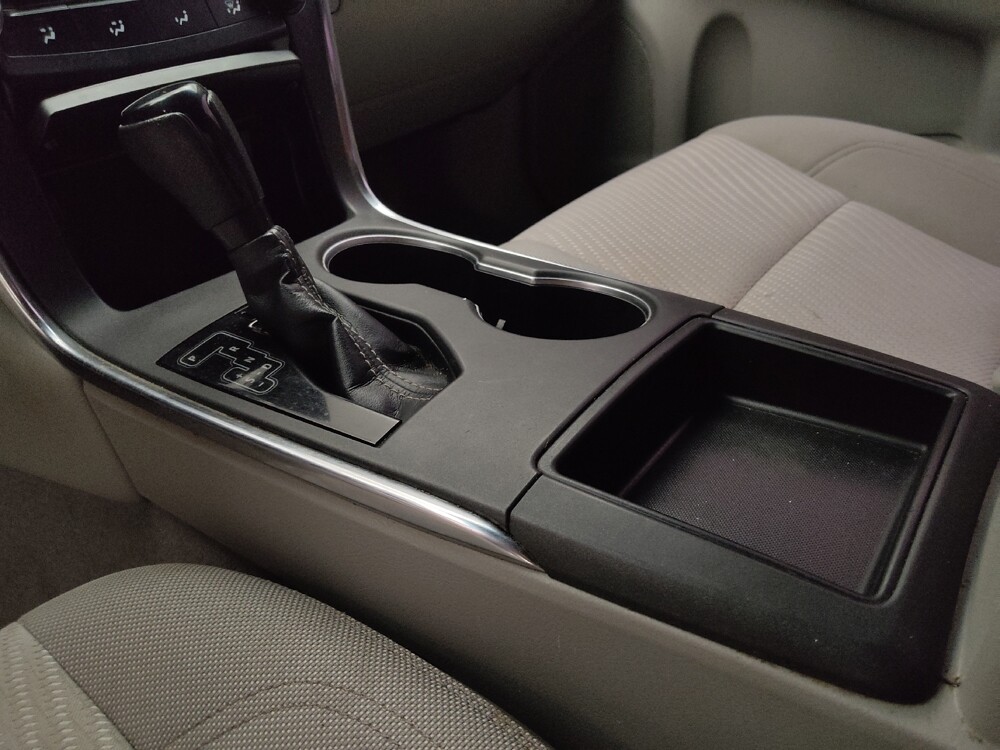 2016 Toyota Camry in Springfield, MO 65807 - 18075492 26