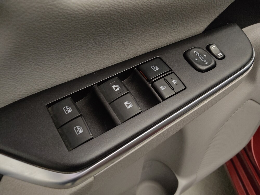 2016 Toyota Camry in Springfield, MO 65807 - 18075492 27