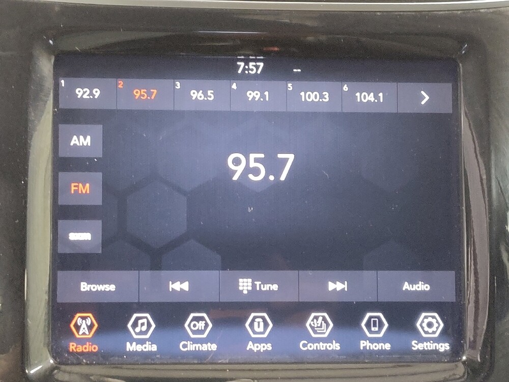 2019 Jeep Cherokee in Houston, TX 77034 - 18075518 25