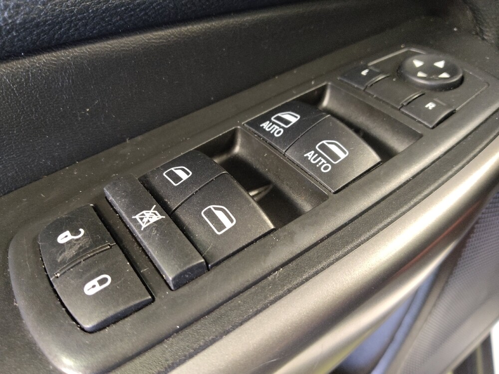 2019 Jeep Cherokee in Houston, TX 77034 - 18075518 27