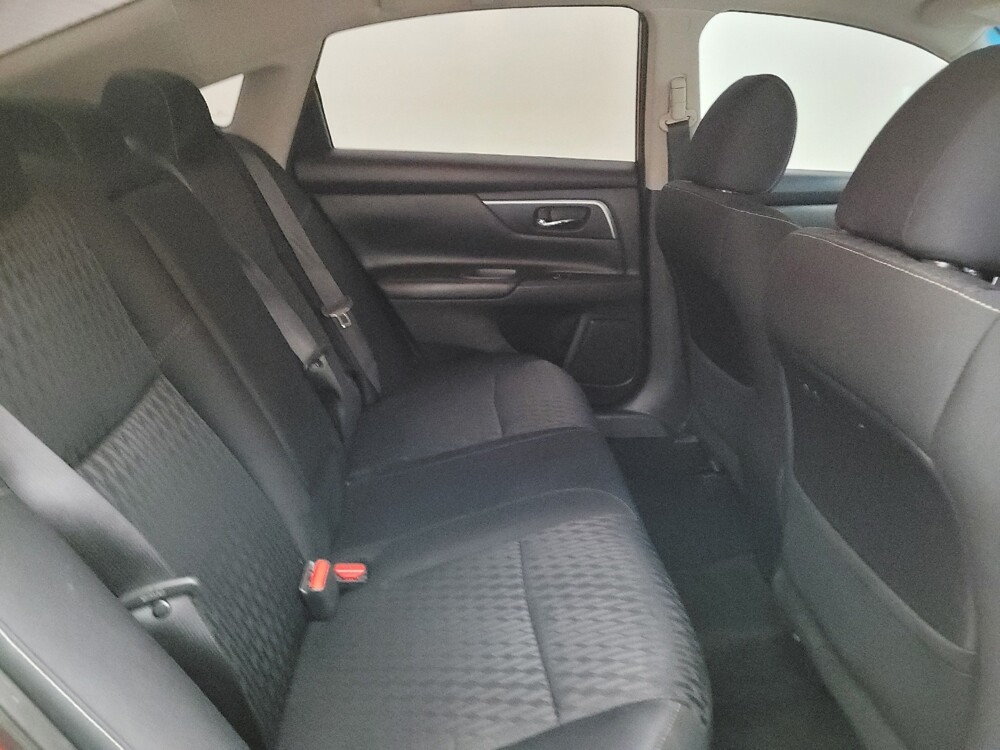 2017 Nissan Altima in Miamisburg, OH 45342 - 18075526 19