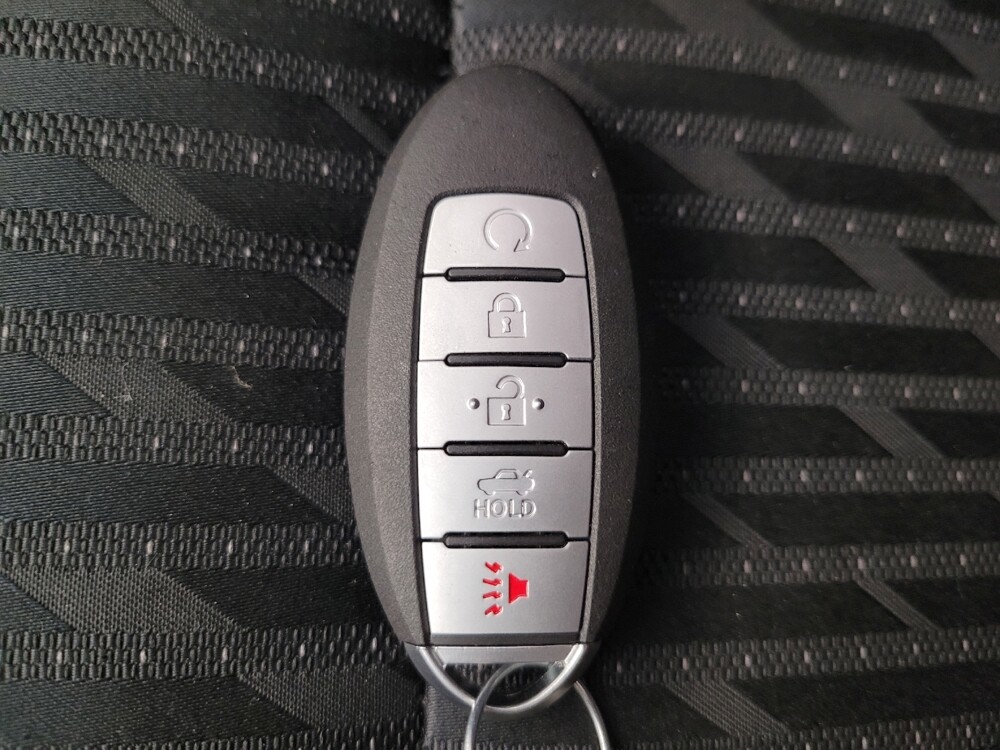 2017 Nissan Altima in Miamisburg, OH 45342 - 18075526 32