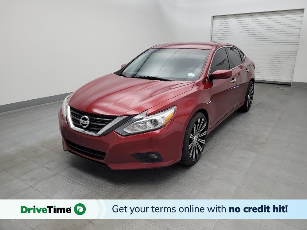 2017 Nissan Altima in Miamisburg, OH 45342 - 18075526