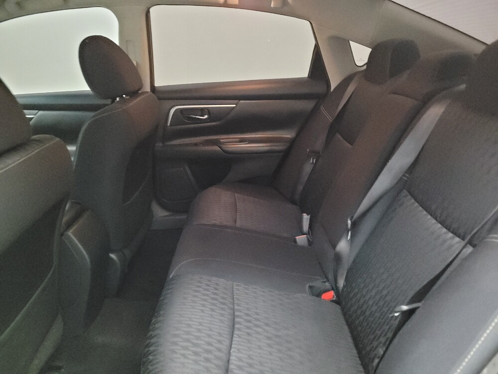 2017 Nissan Altima in Miamisburg, OH 45342 - 18075526 18
