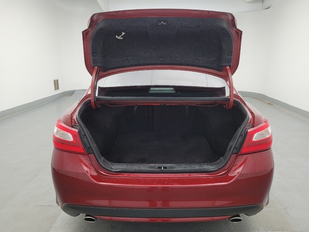 2017 Nissan Altima in Miamisburg, OH 45342 - 18075526 29