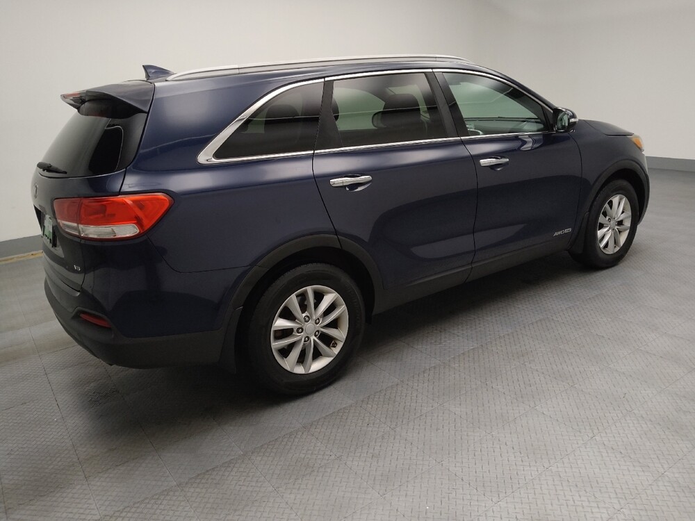 2016 Kia Sorento in Des Moines, IA 50310 - 18075567 10