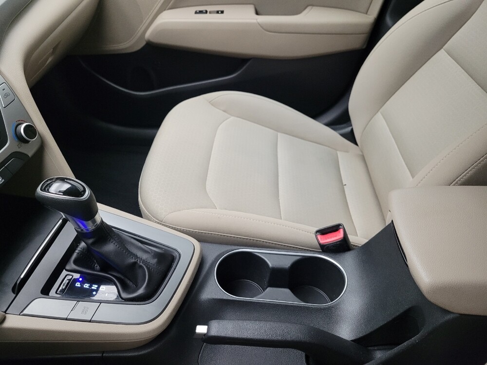 2017 Hyundai Elantra in Lombard, IL 60148 - 18075573 26