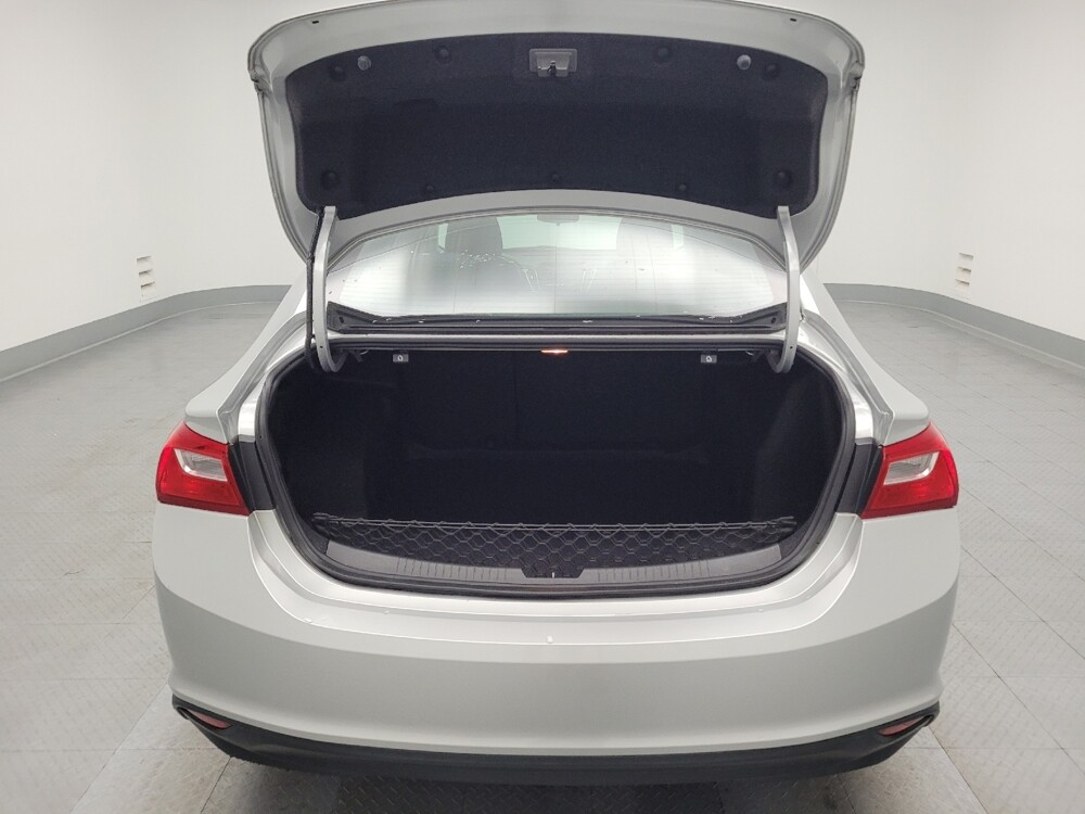 2018 Chevrolet Malibu in Antioch, TN 37013 - 18075589 29