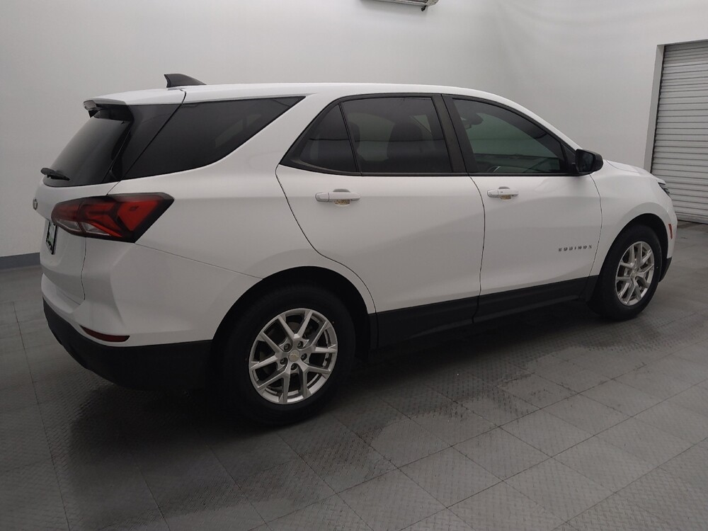2022 Chevrolet Equinox in Live Oak, TX 78233 - 18075744 10