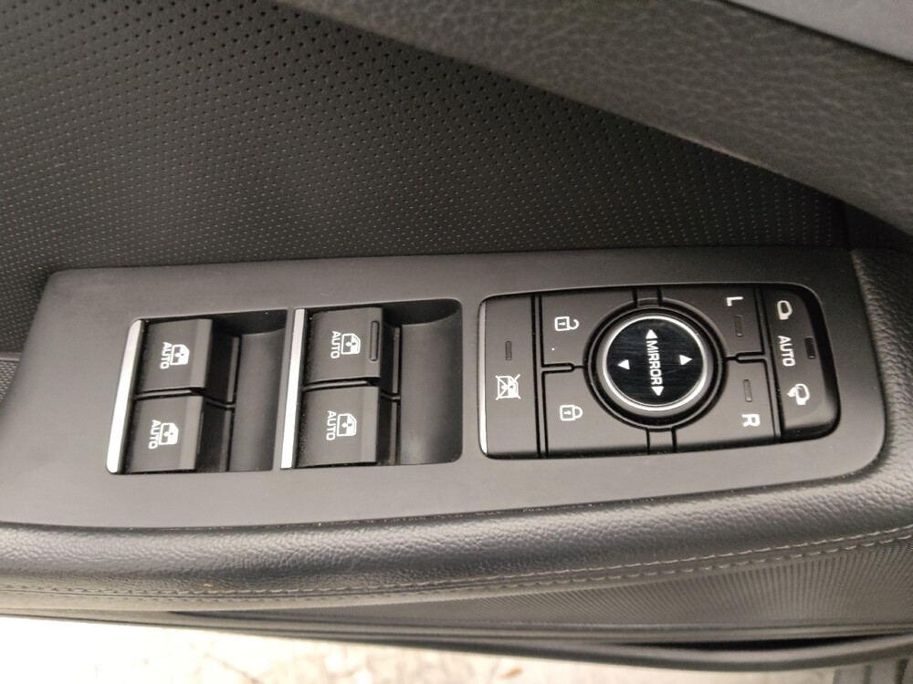 2018 Genesis G80 in St. Louis, MO 63136 - 18075805 27