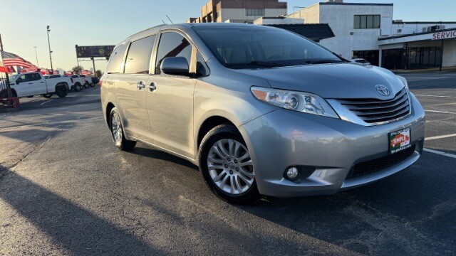 2015 Toyota Sienna in Dallas, TX 75228 - 18075841 3