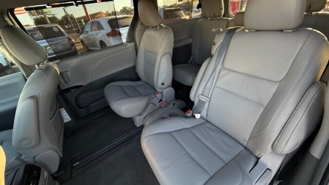 2015 Toyota Sienna in Dallas, TX 75228 - 18075841 17