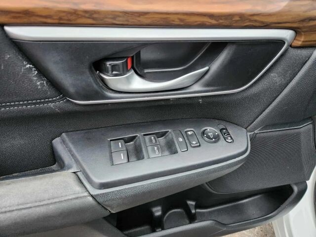 2018 Honda CR-V in Wadena, MN 56482 - 18075856 16