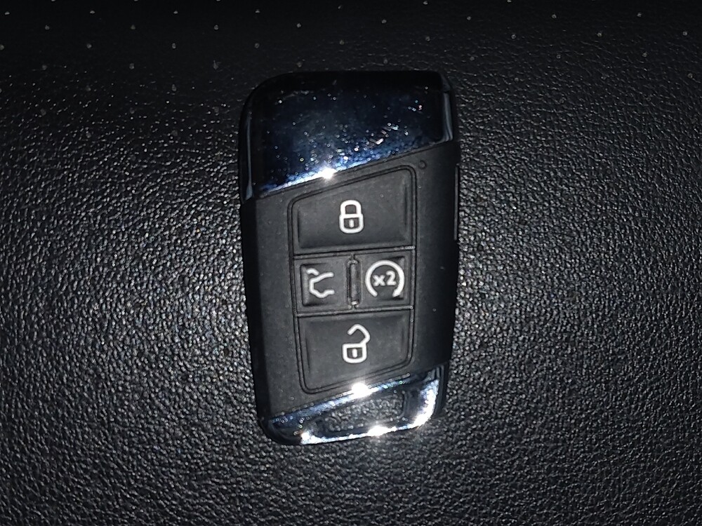 2021 Volkswagen Atlas in Jacksonville, FL 32225 - 18075936 32