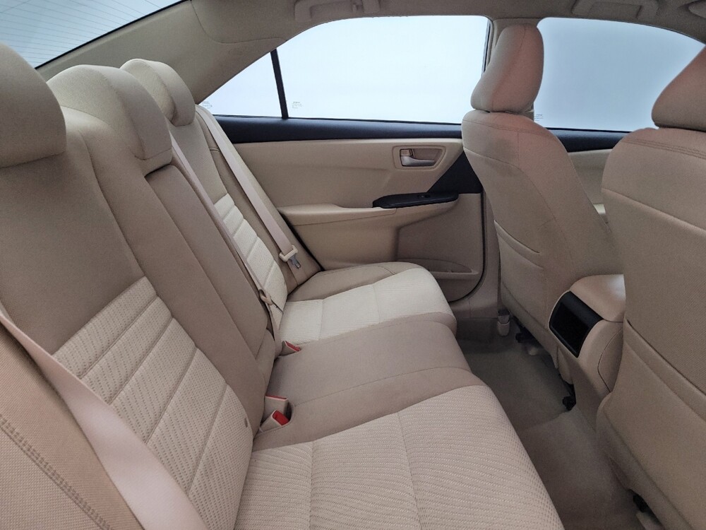 2015 Toyota Camry in Toledo, OH 43617 - 18075985 19