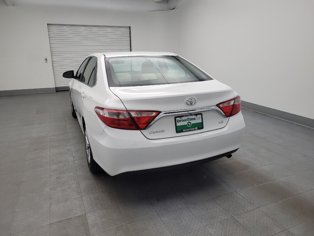 2015 Toyota Camry in Toledo, OH 43617 - 18075985 6
