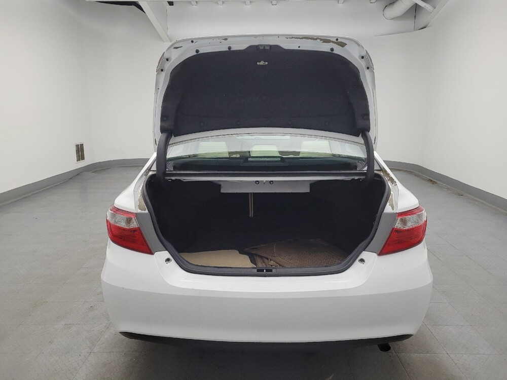 2015 Toyota Camry in Toledo, OH 43617 - 18075985 29